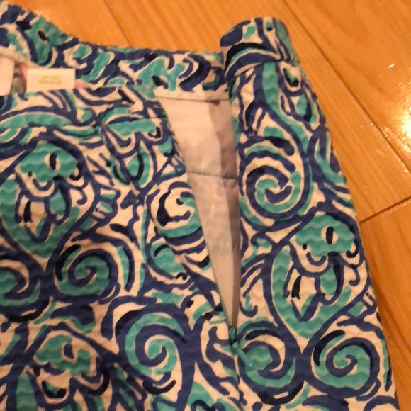 Lilly Pulitzer chasing tail shorts size 0 - Picture 6 of 7